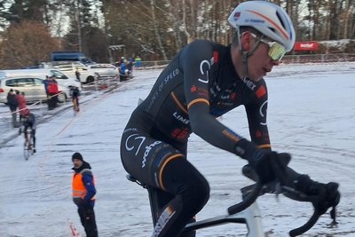 Toni Albrecht an der Spitze im Männerrennen.