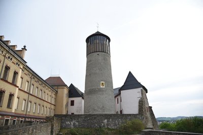 Sechs Meter höher als bisher: Der Bergfried auf Schloss Voigtsberg.