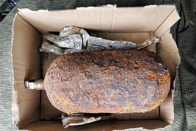 Ein Fundstück aus dem Rauschenbachtal bei Arnsfeld. Diese Druckluftflasche versorgte Pilotencockpits in großer Höhe mit Sauerstoff.