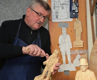Aktuell arbeitet Bernd Roscher unter anderem an einem Bergmann.
