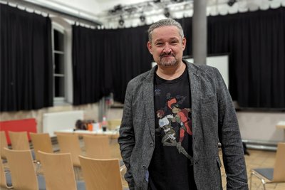 Medienpädagoge Marsel Krause sprach im Alten Schlachthof zum Thema Kinder und Mediennutzung. Selbst Vater, weiß er auch aus Erfahrung, wovon er redet.