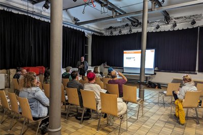 Der Vortrag in Stollberg im Alten Schlachthof war nur mäßig besucht. Diejenigen, die da waren, konnten überraschende und nützliche Erkenntnisse gewinnen.