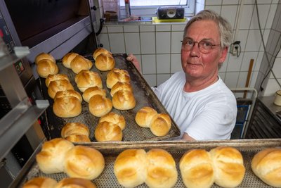 Mario Winter betreibt die womöglich kleinste Bäckerei von Plauen. „Ich verdiene mein Geld mit Semmeln“, sagt er.