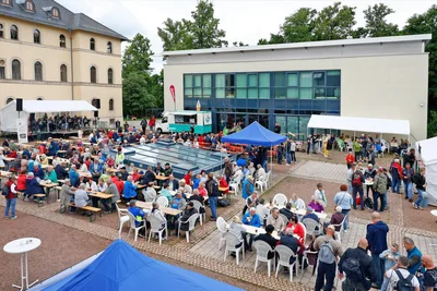 In Lichtenstein gibt es wieder „Bier, Bratwurst, Blasmusik“ am Palais.
