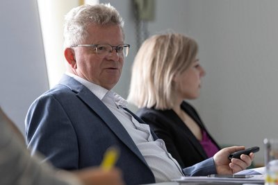 Matthias Lißke koordiniert als Geschäftsführer der Wirtschaftsförderung auch die Arbeit der Dienstleistungsgesellschaft Erzgebirge – bald zuständig für zehn Flüchtlingsheime.