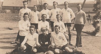 Die erste Mannschaft in Krumhermersdorf: der FC Ring aus dem Jahr 1921.