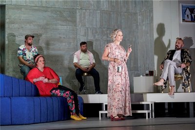 Keine gute Laune mehr auf der Einweihungsparty: Simon (Marvin Thiede), Lisa (Gisa Kümmerling), Klaus (Udo Prucha), Sigrun (Marie-Louise von Gottberg) und Harry (Nenad Žanić, von links) im Bunker der Luxusvilla. 