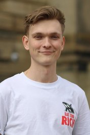 Mats Rudolph (24) sieht Einsamkeit als zentrales Problem seiner Generation. Als Vorsitzender der Jusos in Sachsen will er dem Thema Aufmerksamkeit verschaffen.
