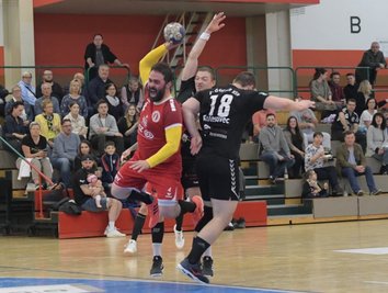 Auf seine Tore hofft der ZHC Grubenlampe auch in der Oberliga: Marco Cosic (links/hier im Heimspiel gegen Zwönitz) hat in der Sachsenliga-Saison 2021/22 durchschnittlich sieben Treffer erzielt. 