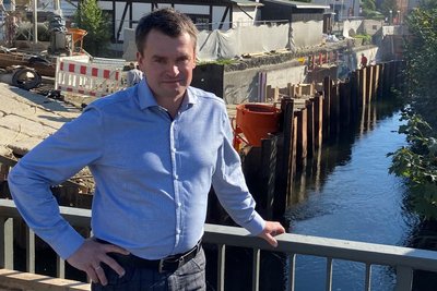 Der Burkhardtsdorfer Bürgermeister Jörg Spiller geht im Schulstreit mit Gornsdorf in die Offensive.