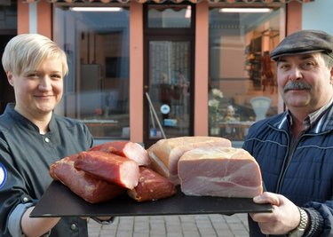 Die Freiberger Fleischermeisterin Susann Bergmann und Maxim Steinhardt, Vorstandsvorsitzender der Agrargenossenschaft Memmendorf, gehen wirtschaftlich gemeinsame Wege. 
