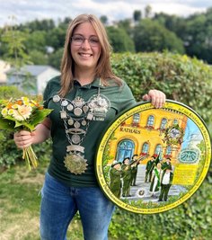 Luisa Strobel mit der Königsscheibe. 