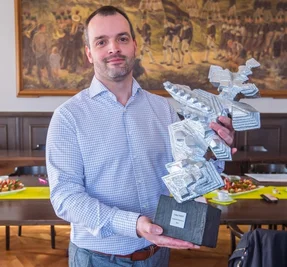 René Lang mit dem Jungunternehmerpreis 2021. Für dieses Jahr werden nun erneut drei Preisträger gesucht.