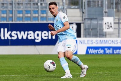 Christian Bickel in der Partie gegen den Berliner AK, als ihm mit dem Treffer zum 2:2 das "Tor des Monats" in der ARD-Sportschau gelang. 