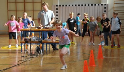 Michelle Franke aus der Astrid-Lindgren-Schule gibt alles beim Grundschul-Wettkampf.
