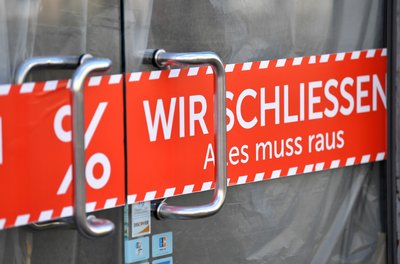 Die Zahl der Insolvenzen bei Unternehmen und Privatleuten wächst angesichts der schwachen Wirtschaft
