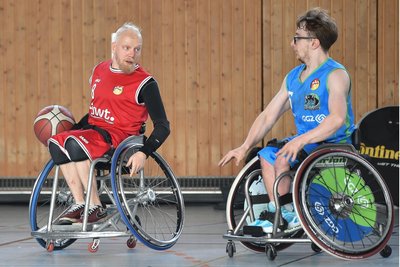 Lachlin Dalton (rechts) ist einer der Zwickauer Neuzugänge. Links im Bild Tübingens Christian Gumpert.