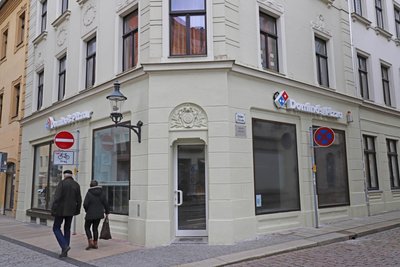 Im ehemaligen Fotofachgeschäft an der Ecke Erbische/Fischerstraße entsteht eine neue Filiale der Schnellrestaurantkette "Domino's Pizza".