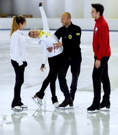 Nelli Zhiganschina und Alexander Gazsi mit Sandrine Hofstetter und Benjamin Stephan beim Training.
