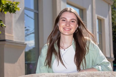 Marieke Hartmann entschied sich am Diesterweg-Gymnasium für die Leistungskurse Englisch und Deutsch. Im Beruf wird's naturwissenschaftlich.
