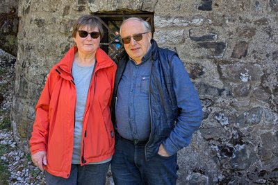 Passender Familienname zur Villa: Marion und Bernd Lieberwirth aus Jahnsdorf an dem Haus, das im Film die Lieberwirths bewohnen.