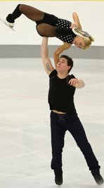 Aljona Savchenko und ihr neuer Partner Bruno Massot zeigten ihr Kurzprogramm, eine Kür gibt es noch nicht.
