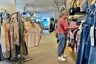 In Brand-Erbisdorf am Markt liegt einer von vier „Walthers-Mehr als Mode“-Läden. Die anderen Filialen sind in Mulda, Eppendorf und Börnichen.