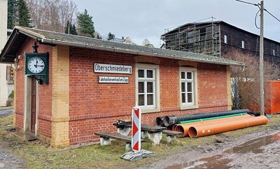 Noch ist der Ausbau der Strecke Zukunftsmusik. Doch im vergangenen Jahr wurde bereits mit den Bauarbeiten am ehemaligen Bahnhof in Oberschmiedeberg begonnen. 