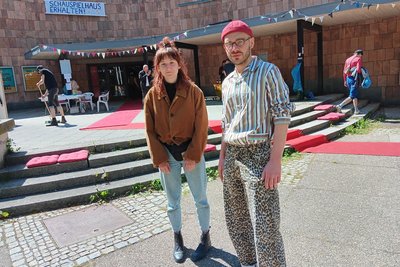 Magdalena Freckmann solidarisiert sich mit der Aktion, Alexander Ganz-Kuhl ist Mitglied des Ensembles.