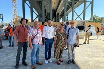 An der feierlichen Wiedereröffnung des Viadukts nahmen am Sonntag auch Martin Steudten, Thomas Hormes, Frank Kotzerke sowie Anke und Johannes Rödel (von links) als Mitglieder des Viadukt-Vereins teil.