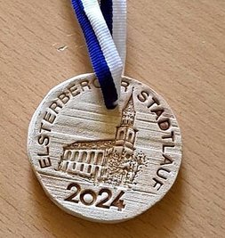 Die Medaillen des Stadtlaufes sind handgefertigt. 