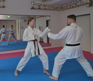 Fabienne Baberske und Hans Fiedler duellieren sich. Die 14-Jährige trainiert in Stollberg und zudem regelmäßig in Rochlitz. 