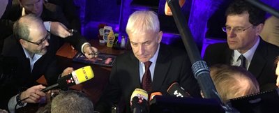 Im Restaurant "Fishbone's" in Detroit stellt sich Matthias Müller den Fragen der Journalisten.