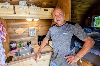Das Camping-Fass hat Ulli Kalb anpassen lassen.