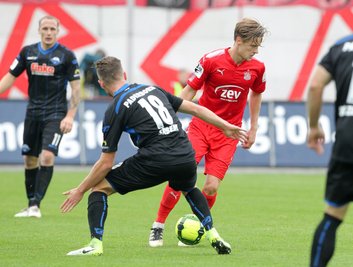 Dennis Srbeny (Paderborn) und Bentley Baxter Bahn (Zwickau)