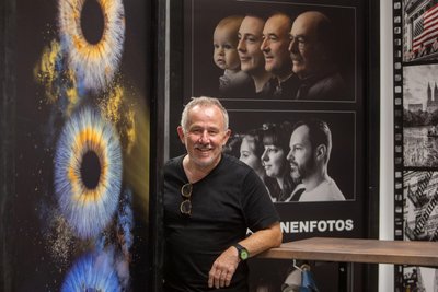 Fotograf Jürgen Löhnert in seinem neuen Geschäft in der Plauener Stadt-Galerie