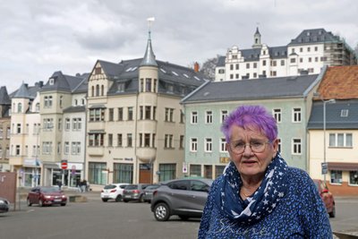 Ute Hoch (im Bild) und Beate Schöne wollen künftig einmal im Monat zu einem Bürgernachmittag einladen.