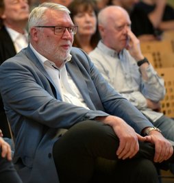 Landrat Matthias Damm (CDU) - hier beim Leserforum der "Freien Presse" im "Goldenen Löwen" in Hainichen - hält sich mit Äußerungen zum Ergebnis bei der Wahl seines Nachfolgers zurück. 