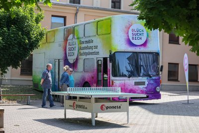 Der „Glücksbus“ stand auf dem Hof der Wehrdigtschule in Glauchau.
