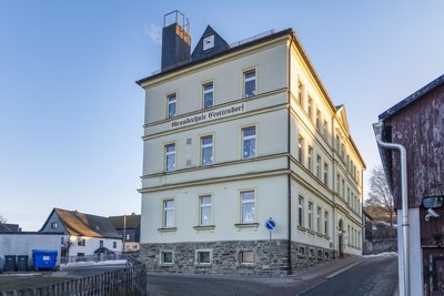 Die bisherige Grundschule in Crottendorf wurde Ende des 19. Jahrhunderts errichtet.