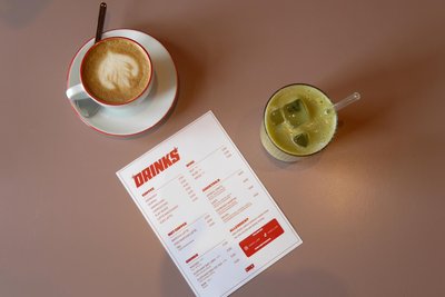 Der Kaffee im „Caniço“ wird mit einer Siebträgermaschine gemacht.
