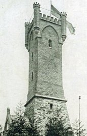 So sah der Mosenturm in seiner Entstehungszeit 1898 aus. 