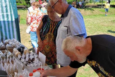 Probieren und beraten lassen war bei den „Öl-Prinzen“ aus dem erzgebirgischen Oelsnitz ausdrücklich erwünscht.