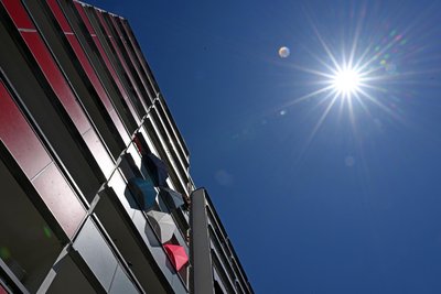 Der Klimawandel und die Hitze wirken sich in Städten besonders drastisch aus und  stellen die politisch Verantwortlichen vor große Herausforderungen.