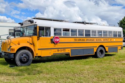 Auch ein Schulbus aus den USA war beim 9. US-Car-Meeting dabei.
