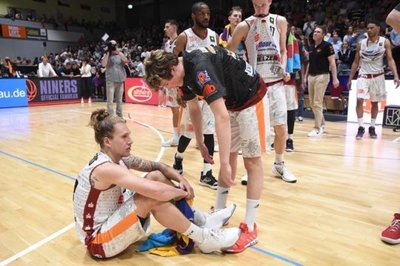 Enttäuscht über den verpassten Aufstieg: Niners-Spieler Malte Ziegenhagen.