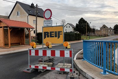 Zumindest für Anlieger ist die Oberhainer Straße wieder frei - während der Wintermonate. Im Frühjahr gehen die Bauarbeiten weiter.