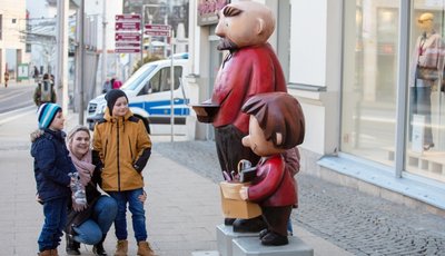 Der Eigentümer des neuen Figurenpaares wird sich demnächst der Öffentlichkeit vorstellen