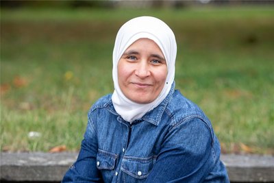 Die 40-jährige Syrerin Safa hat im September ihre Stelle in einem Plauener Kindergarten angetreten. Eine Foto in der Einrichtung mit Kindern lehnte die Stadtverwaltung ab.