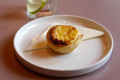 Zum Nachtisch oder zwischendurch ein Pastel de Nata.